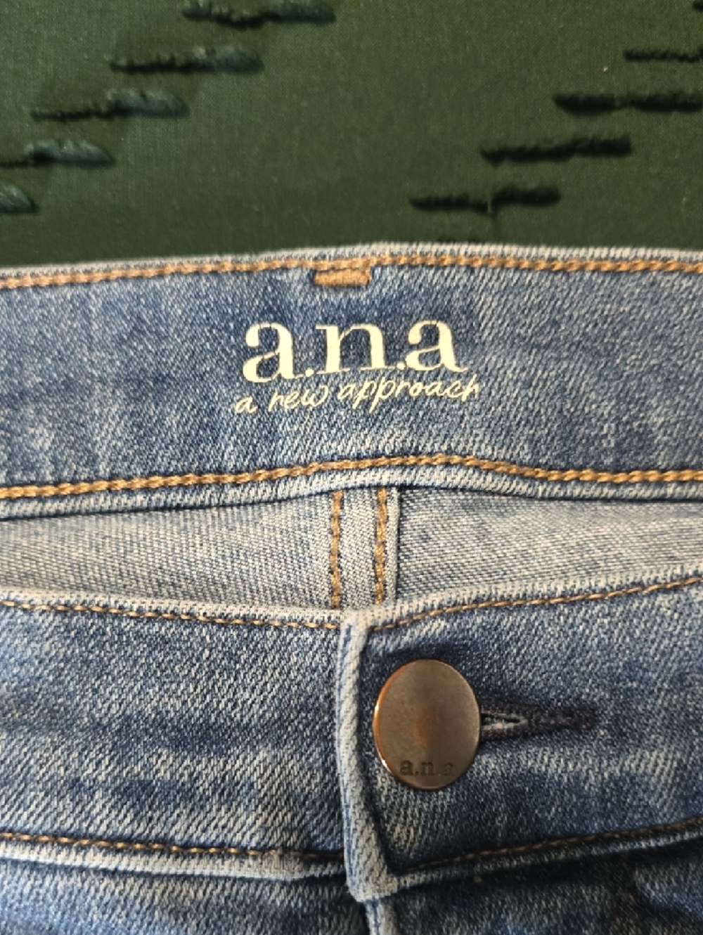 a.n.a Light Blue High-Rise Button-Fly Jeans - Picture 9 of 10